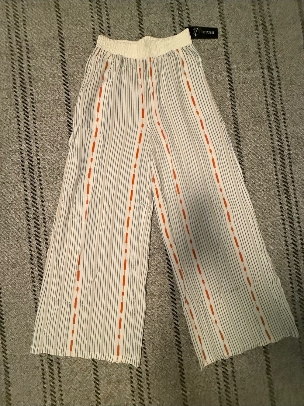 Striped wide leg pants